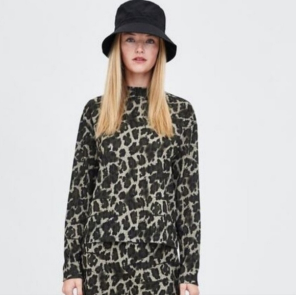 ZARA Leapard Mock Neck Top Sz Small - Picture 2 of 4